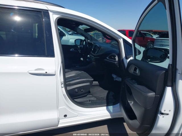 2024 CHRYSLER PACIFICA LIMITED 5