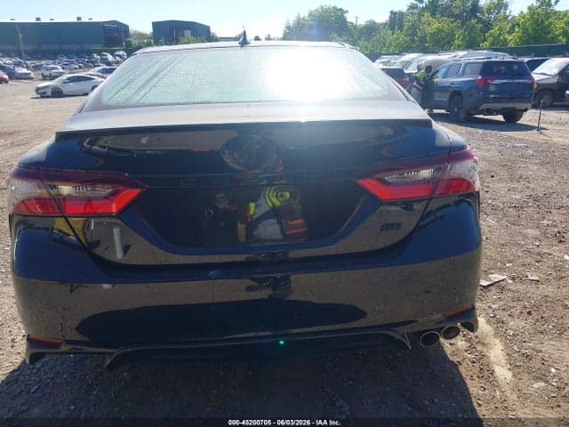 2022 TOYOTA CAMRY SE 16