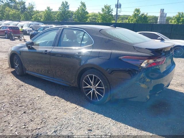 2022 TOYOTA CAMRY SE 3
