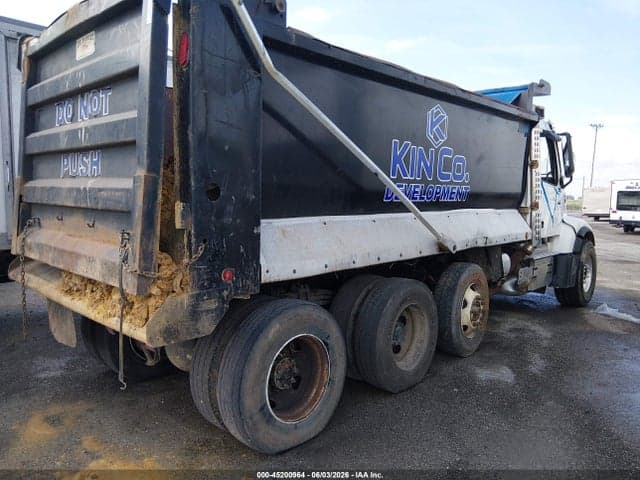 2020 VOLVO VHD 4