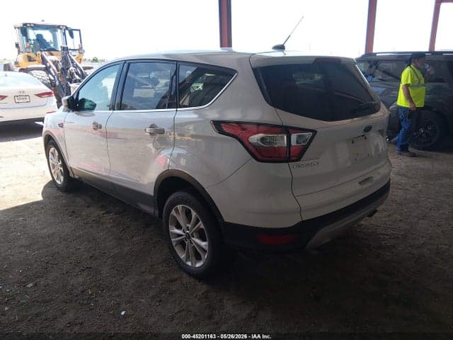 2017 FORD ESCAPE SE 3