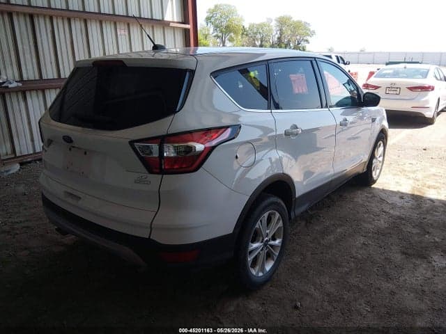2017 FORD ESCAPE SE 4