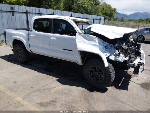 2017 TOYOTA TACOMA SR5 V6 - 1