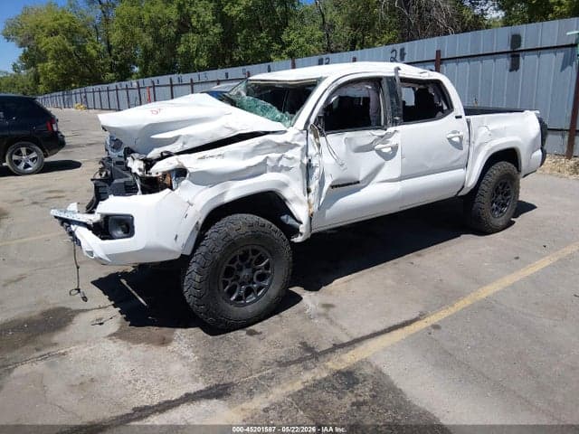 2017 TOYOTA TACOMA SR5 V6 2