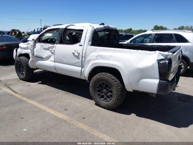 2017 TOYOTA TACOMA SR5 V6 3