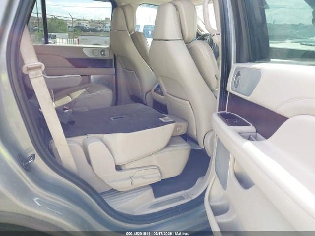 2019 LINCOLN NAVIGATOR RESERVE 8