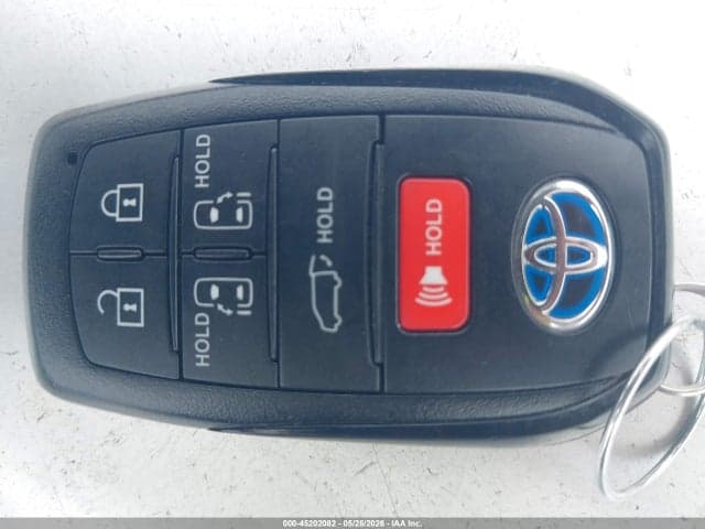 2025 TOYOTA SIENNA XSE 11