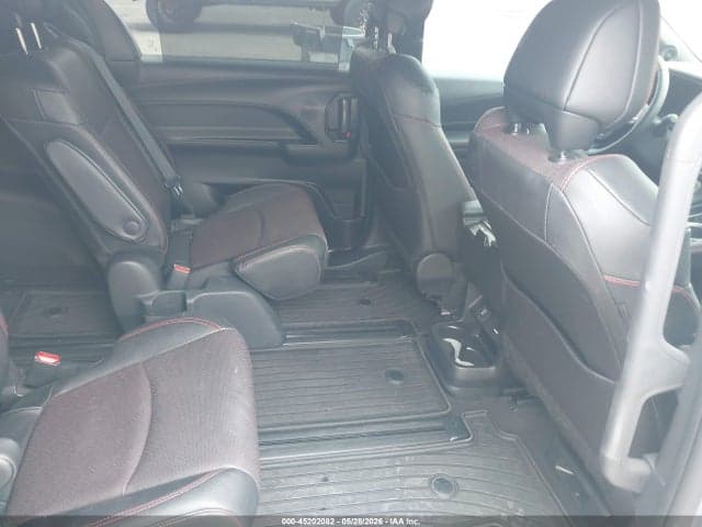 2025 TOYOTA SIENNA XSE 8