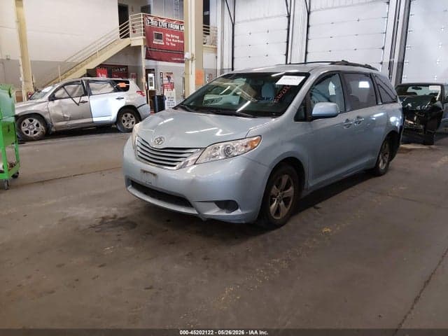2017 TOYOTA SIENNA LE 8 PASSENGER 2