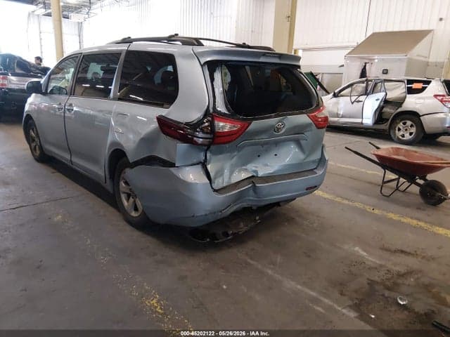 2017 TOYOTA SIENNA LE 8 PASSENGER 3