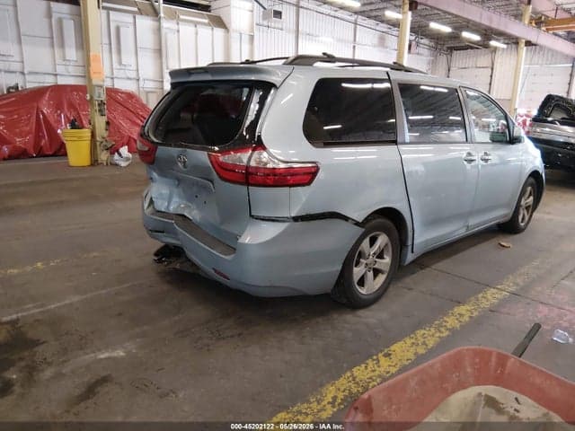 2017 TOYOTA SIENNA LE 8 PASSENGER 4