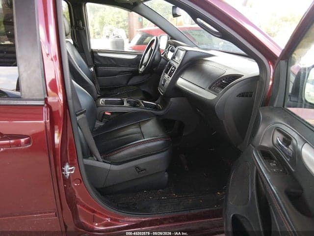 2017 DODGE GRAND CARAVAN GT 5