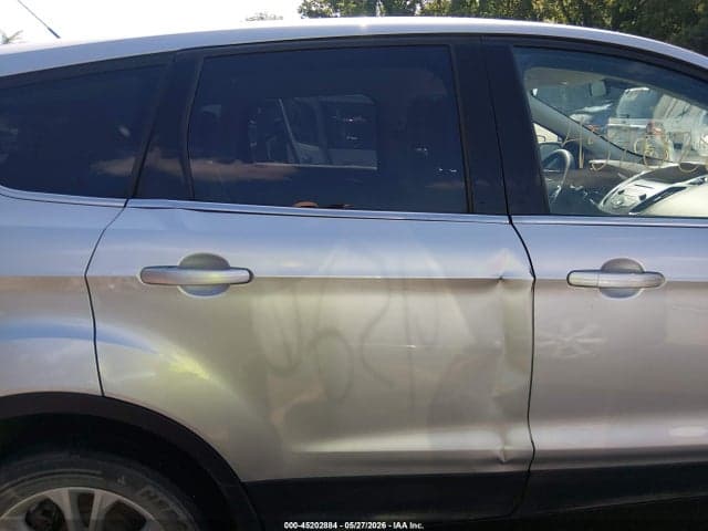 2017 FORD ESCAPE SE 18