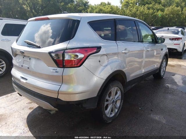 2017 FORD ESCAPE SE 4