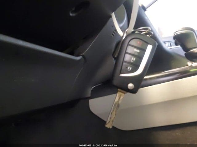 2018 TOYOTA CAMRY SE 11