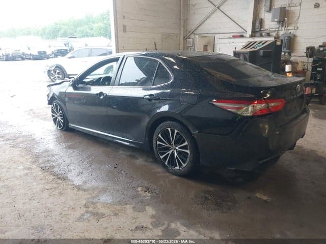 2018 TOYOTA CAMRY SE 3