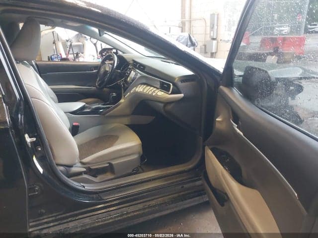 2018 TOYOTA CAMRY SE 5