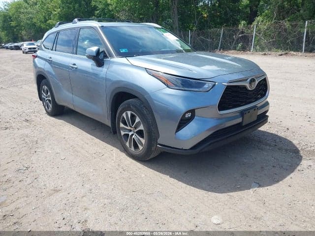 2021 TOYOTA HIGHLANDER XLE - 1