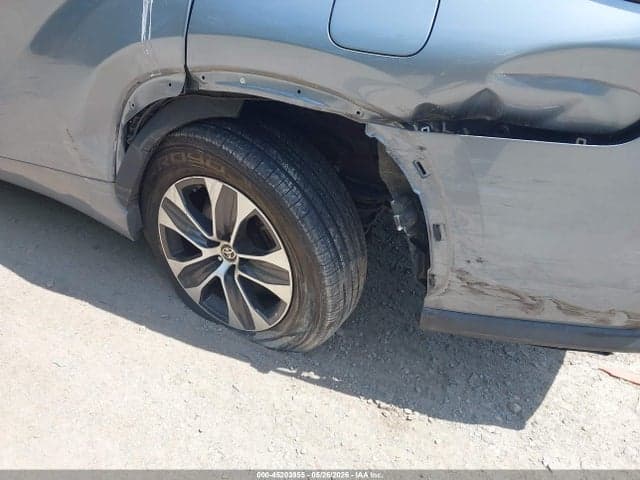 2021 TOYOTA HIGHLANDER XLE 6