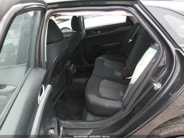 2025 KIA K5 LXS 8