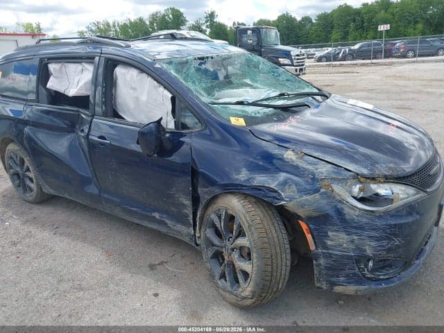 2020 CHRYSLER PACIFICA TOURING L 6