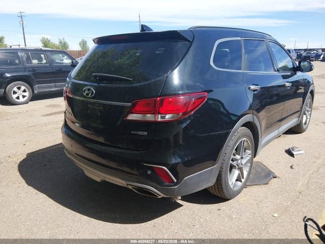 2017 HYUNDAI SANTA FE 4