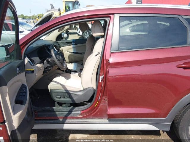 2017 HYUNDAI TUCSON SE 19
