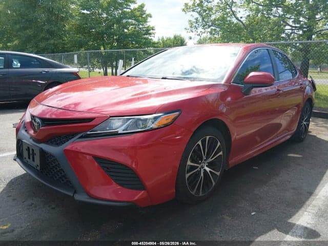 2020 TOYOTA CAMRY SE 2