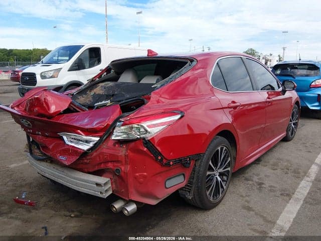 2020 TOYOTA CAMRY SE 4
