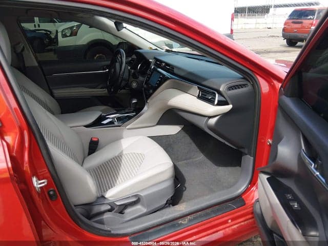 2020 TOYOTA CAMRY SE 5