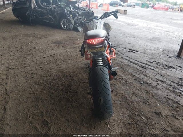 2018 KTM 1290 SUPER DUKE R 6