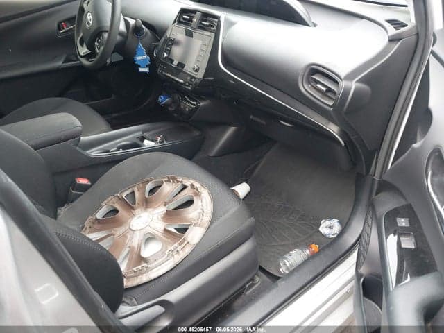 2020 TOYOTA PRIUS LE 5