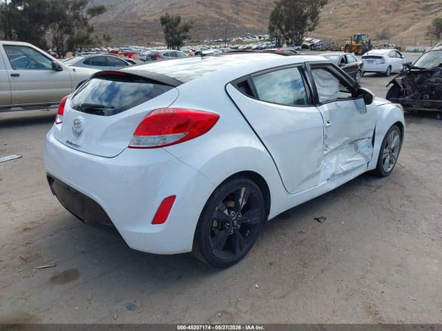 2017 HYUNDAI VELOSTER VALUE EDITION 4
