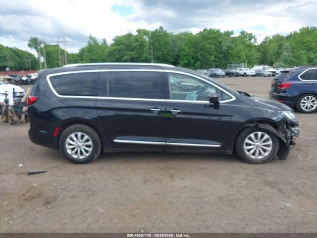 2018 CHRYSLER PACIFICA TOURING L 12