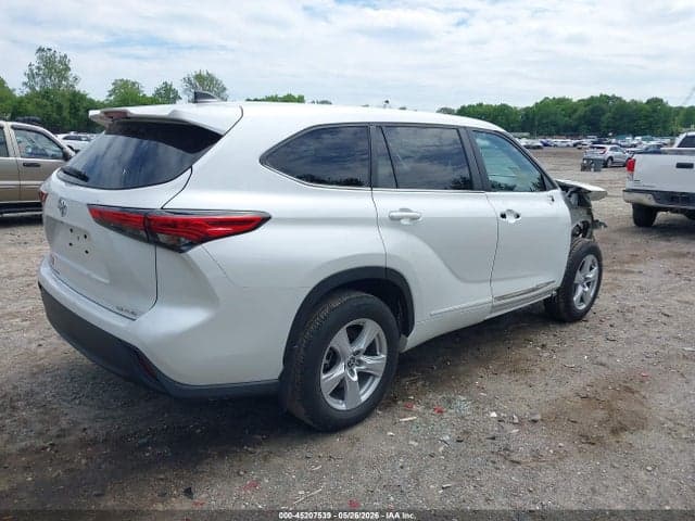 2023 TOYOTA HIGHLANDER LE 4