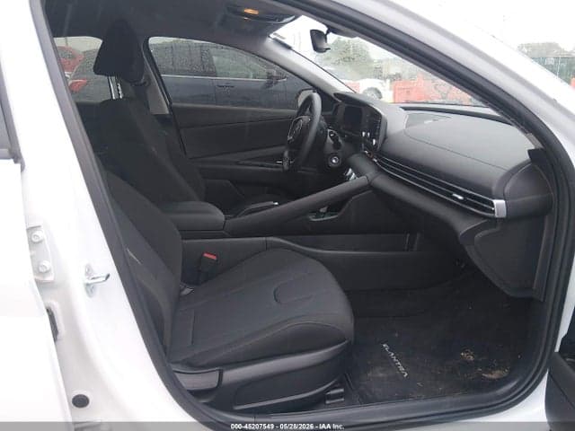 2025 HYUNDAI ELANTRA SE 5