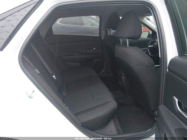 2025 HYUNDAI ELANTRA SE 8