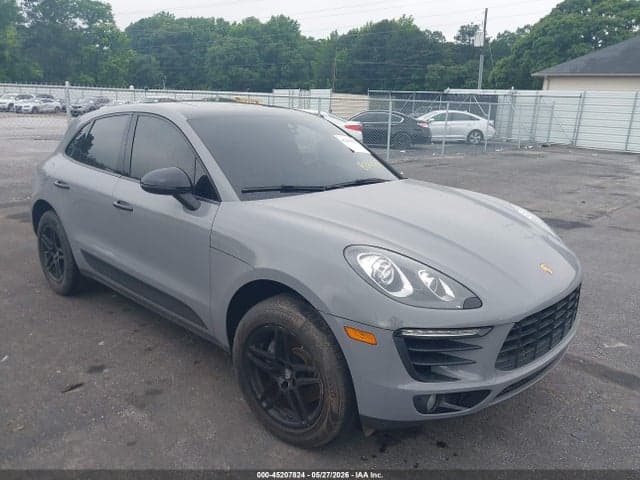 2017 PORSCHE MACAN 1