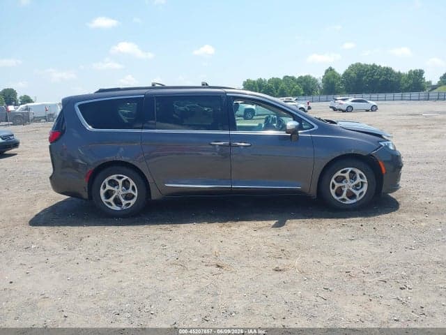 2022 CHRYSLER PACIFICA LIMITED 14