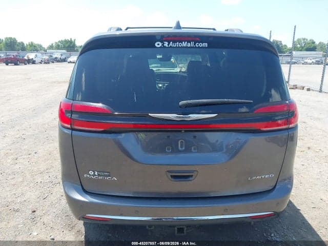 2022 CHRYSLER PACIFICA LIMITED 17