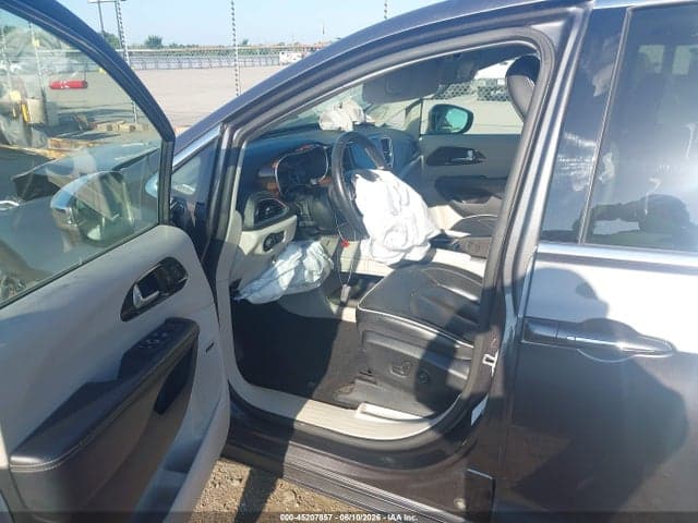 2022 CHRYSLER PACIFICA LIMITED 19