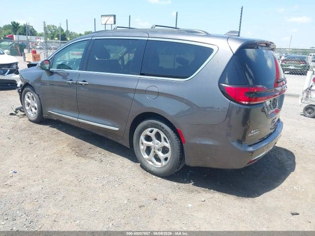 2022 CHRYSLER PACIFICA LIMITED 3