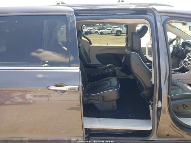 2022 CHRYSLER PACIFICA LIMITED 8