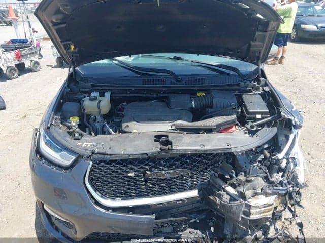2022 CHRYSLER PACIFICA LIMITED 10