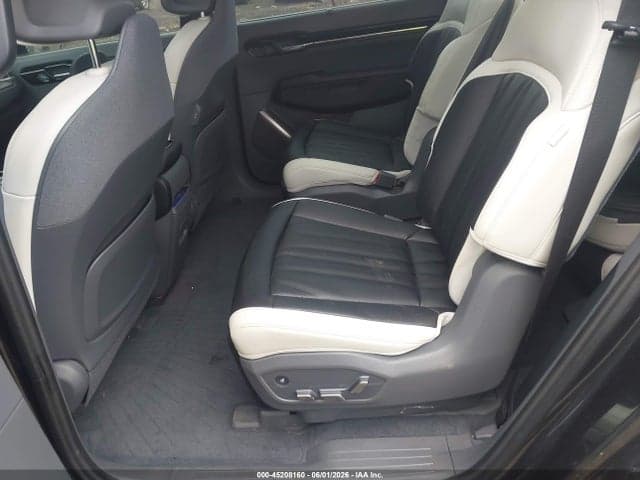 2025 KIA EV9 GT-LINE 8