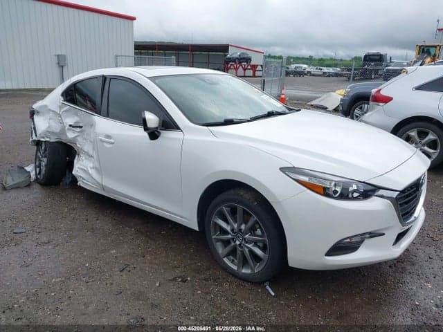 2018 MAZDA MAZDA3 TOURING 1