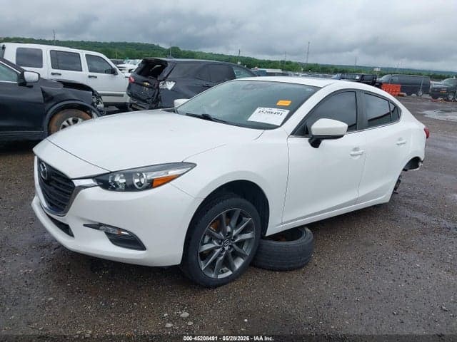 2018 MAZDA MAZDA3 TOURING 2