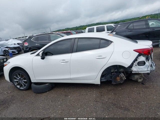 2018 MAZDA MAZDA3 TOURING 15