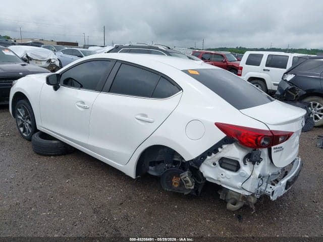 2018 MAZDA MAZDA3 TOURING 3