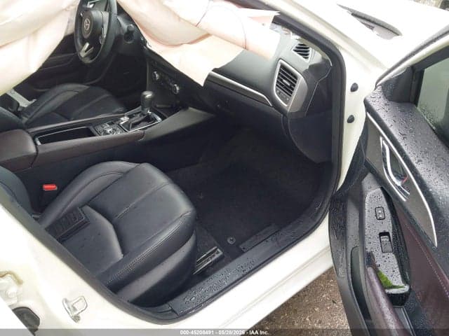 2018 MAZDA MAZDA3 TOURING 5